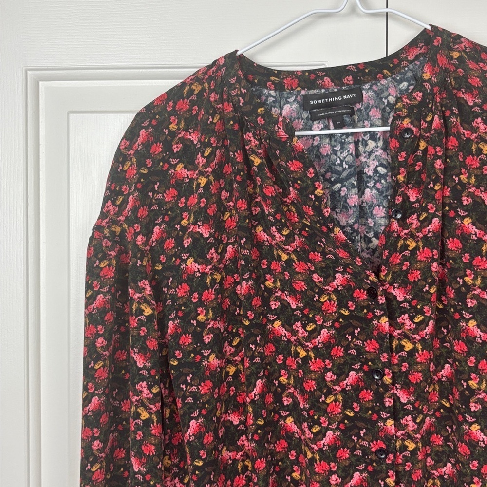 Something Navy Black and Red Floral Blouse - XS - Picture 5 of 7